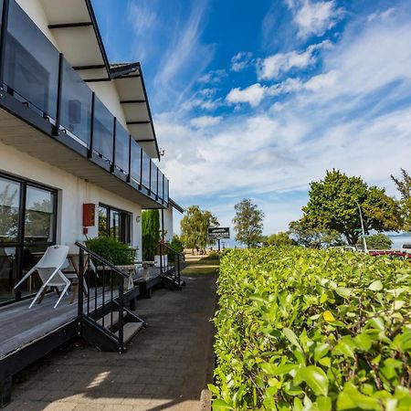 Le Chalet Suisse Motel Lago Taupo Exterior foto